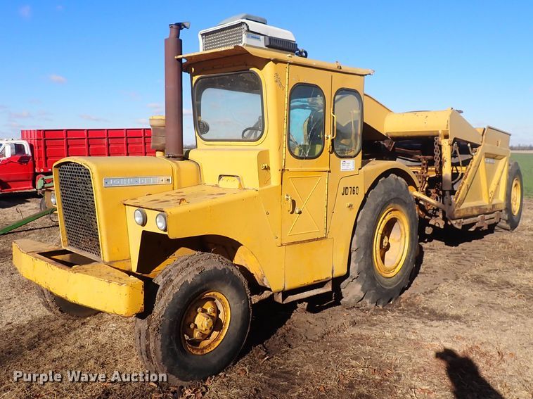 image for item DQ3899 John Deere 760  conventional scraper
