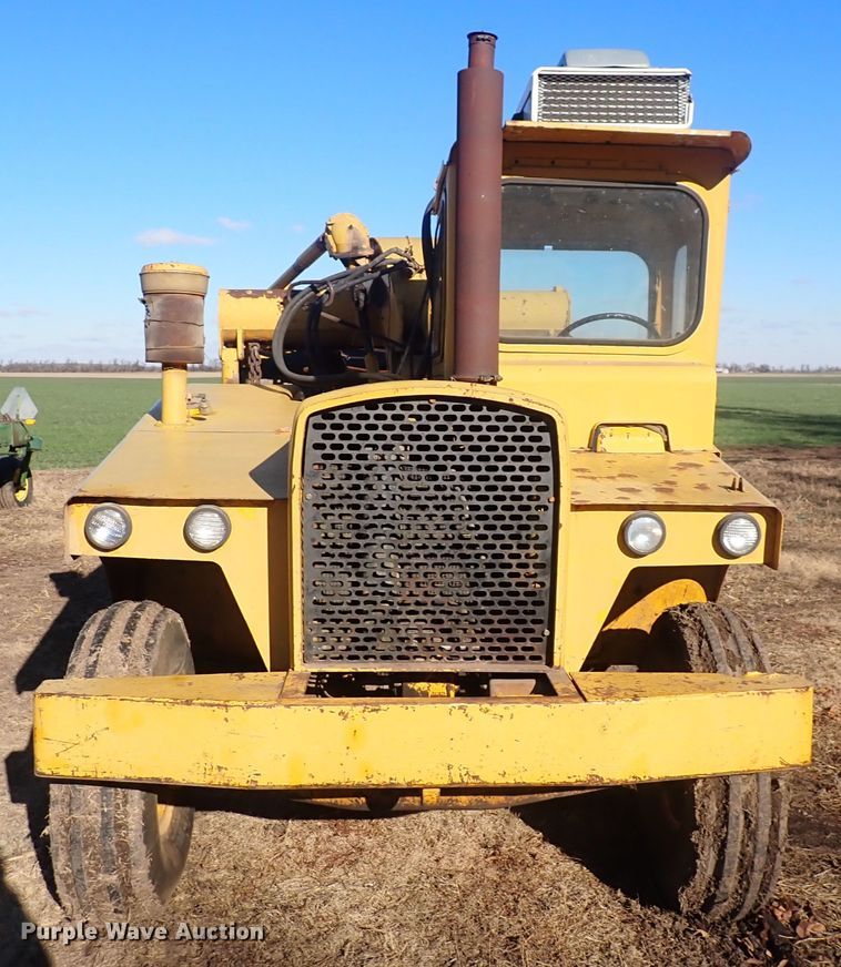 image for item DQ3899 John Deere 760  conventional scraper