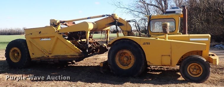 image for item DQ3899 John Deere 760  conventional scraper