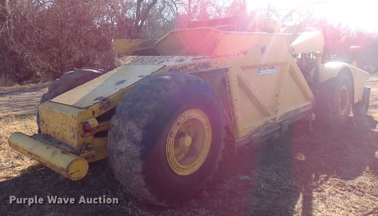 image for item DQ3899 John Deere 760  conventional scraper