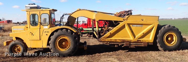 image for item DQ3899 John Deere 760  conventional scraper