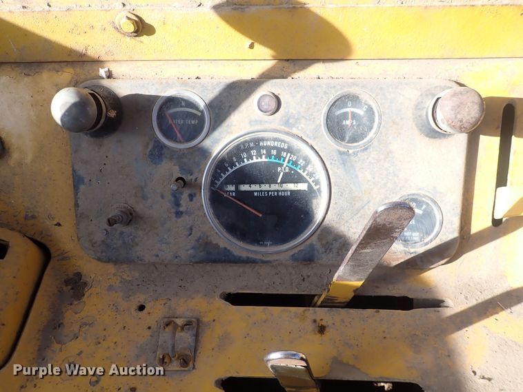 image for item DQ3899 John Deere 760  conventional scraper