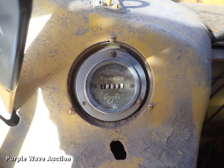 image for item DQ3899 John Deere 760  conventional scraper