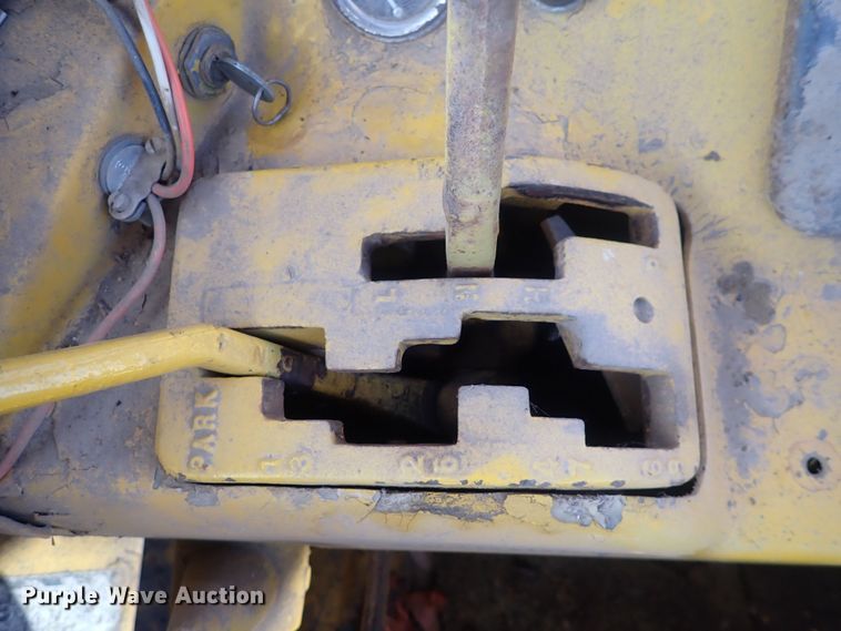 image for item DQ3899 John Deere 760  conventional scraper