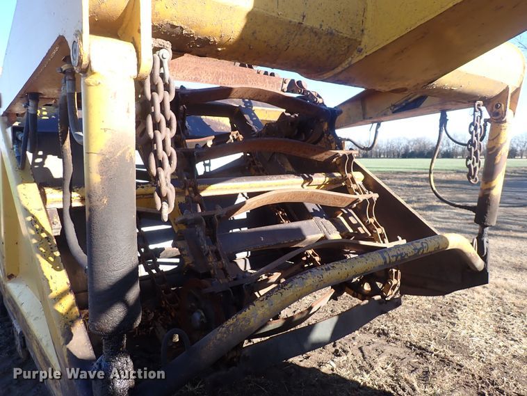 image for item DQ3899 John Deere 760  conventional scraper