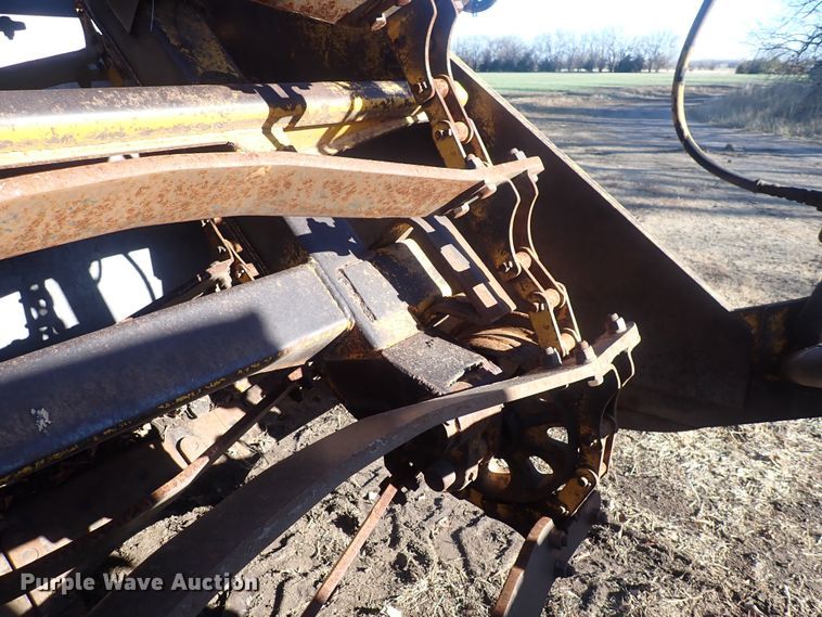 image for item DQ3899 John Deere 760  conventional scraper