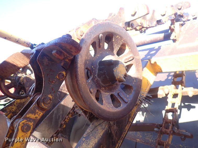 image for item DQ3899 John Deere 760  conventional scraper