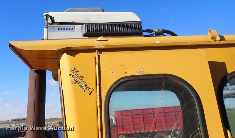 image for item DQ3899 John Deere 760  conventional scraper