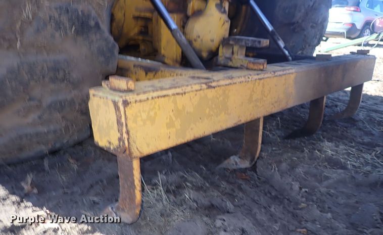 image for item DQ3899 John Deere 760  conventional scraper