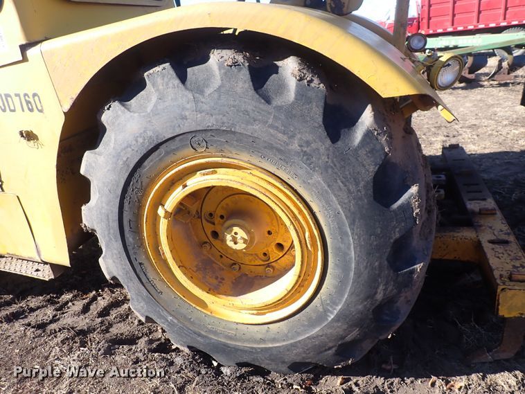 image for item DQ3899 John Deere 760  conventional scraper