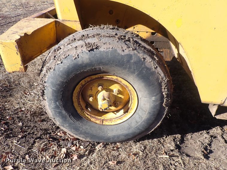 image for item DQ3899 John Deere 760  conventional scraper