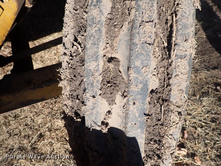 image for item DQ3899 John Deere 760  conventional scraper