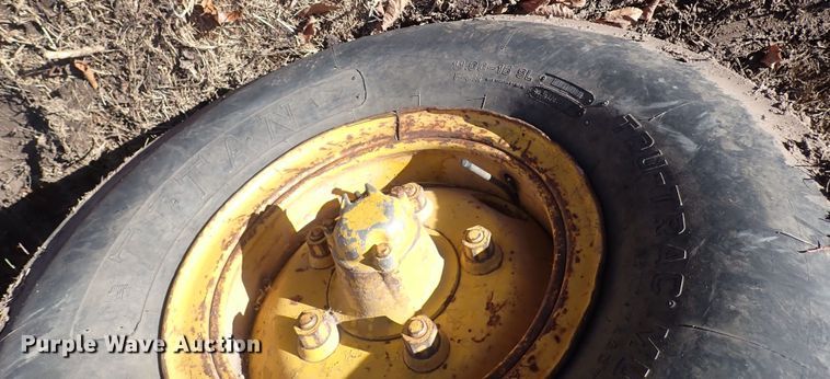 image for item DQ3899 John Deere 760  conventional scraper