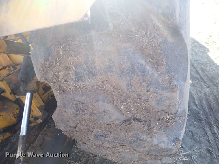 image for item DQ3899 John Deere 760  conventional scraper