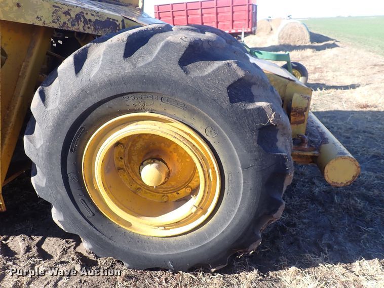 image for item DQ3899 John Deere 760  conventional scraper