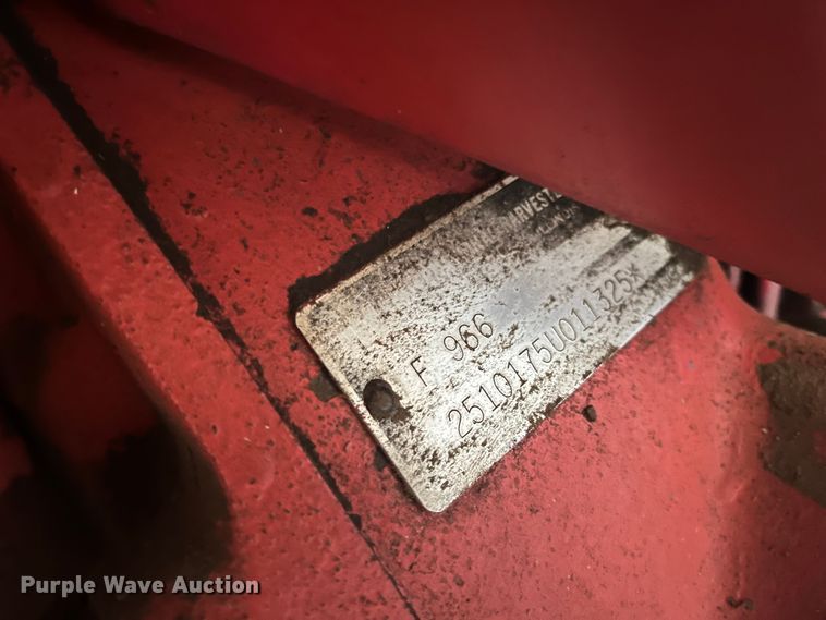 image for item DQ3902 International Harvester F966  tractor