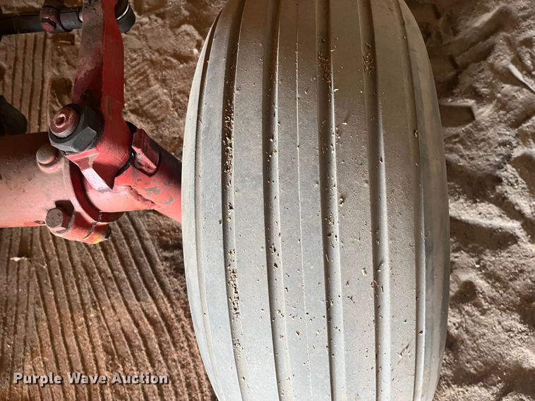 image for item DQ3902 International Harvester F966  tractor