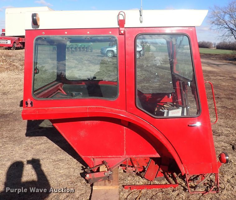 image for item DQ3904 International Harvester 60M  tractor cab