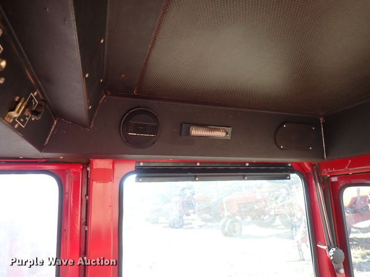 image for item DQ3904 International Harvester 60M  tractor cab