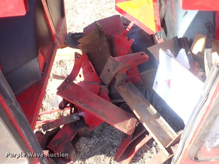 image for item DQ3904 International Harvester 60M  tractor cab