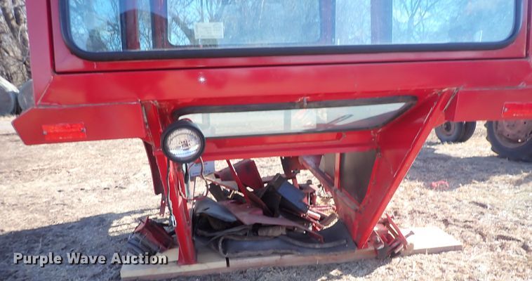 image for item DQ3904 International Harvester 60M  tractor cab