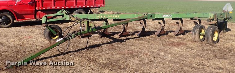 image for item DQ3905 John Deere 3600  plow