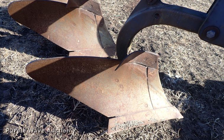 image for item DQ3905 John Deere 3600  plow