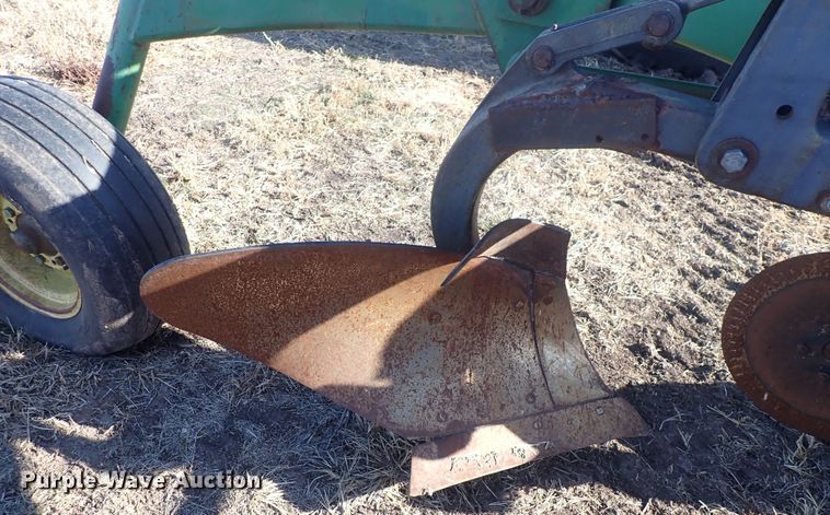 image for item DQ3905 John Deere 3600  plow