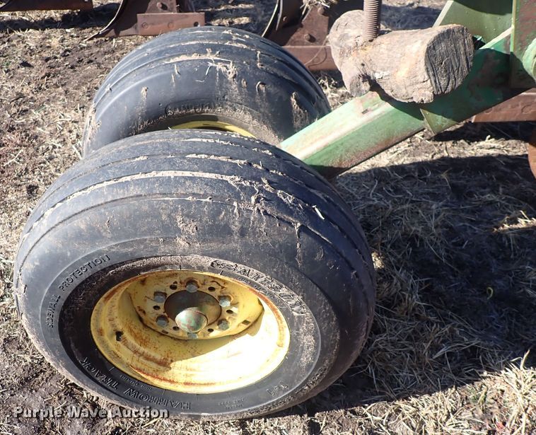 image for item DQ3905 John Deere 3600  plow