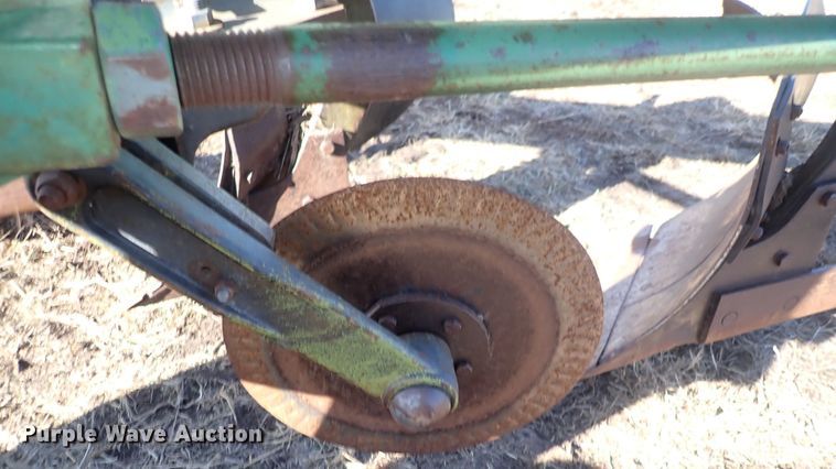 image for item DQ3905 John Deere 3600  plow