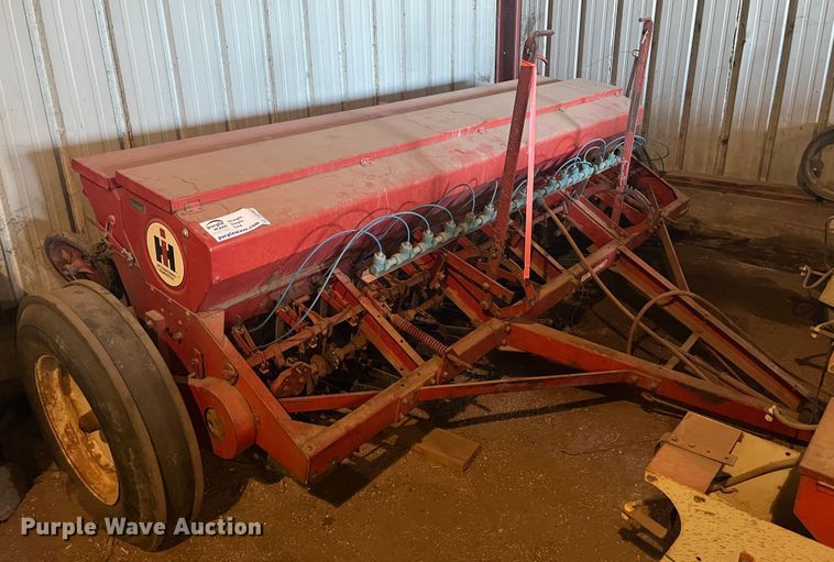 image for item DQ3907 International 10  grain drill