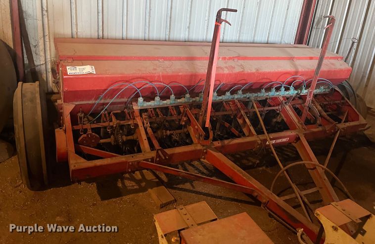 image for item DQ3907 International 10  grain drill