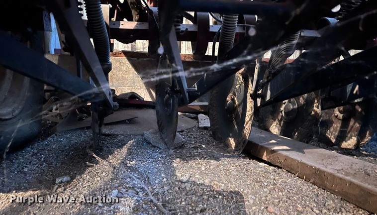 image for item DQ3907 International 10  grain drill