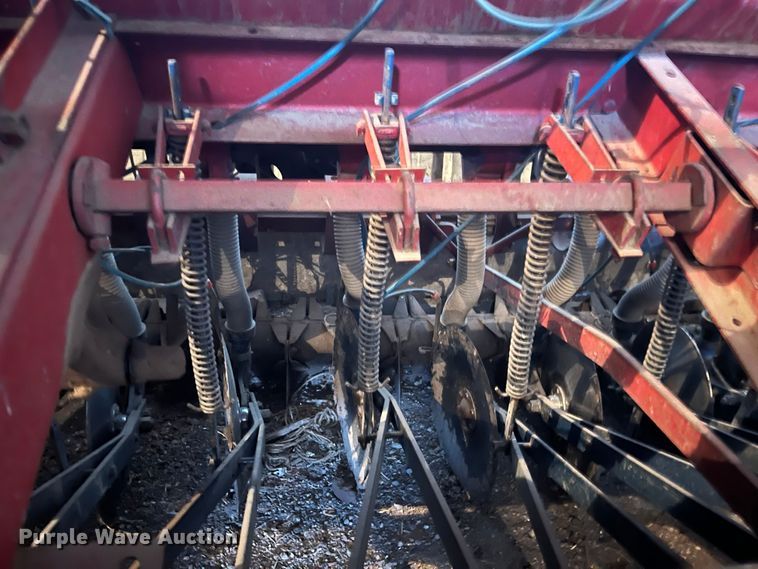 image for item DQ3907 International 10  grain drill