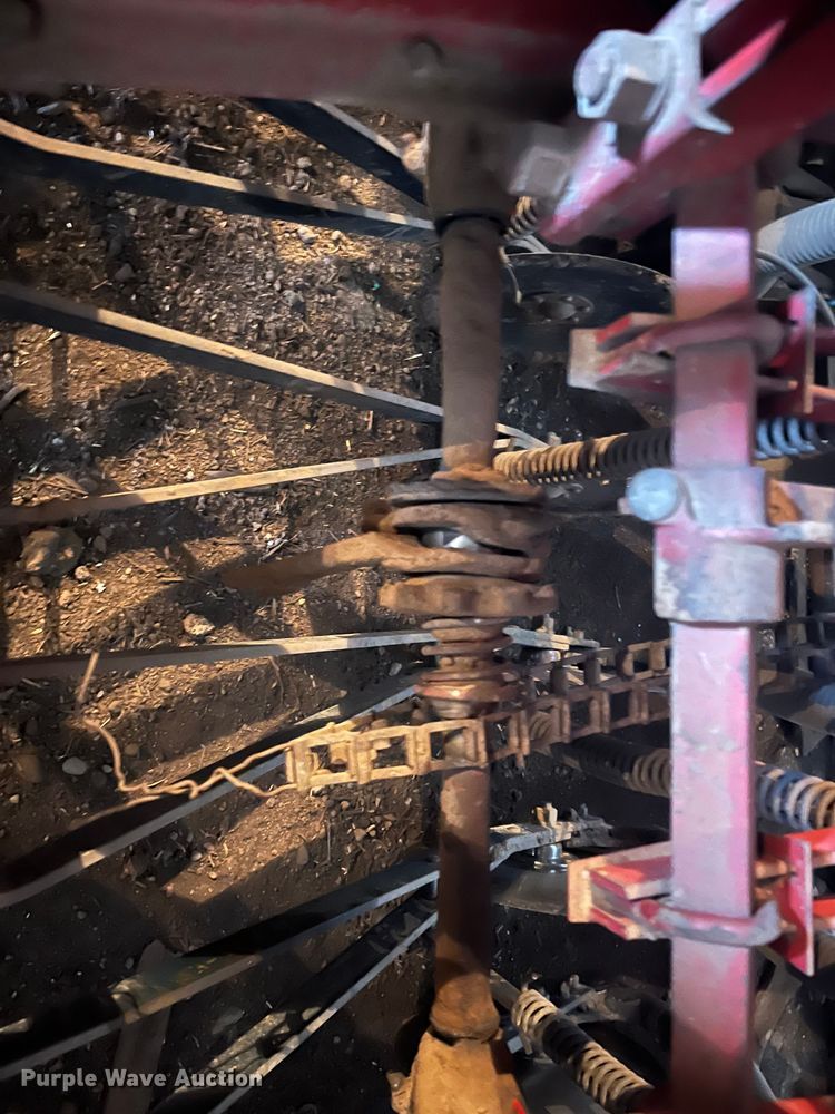 image for item DQ3907 International 10  grain drill