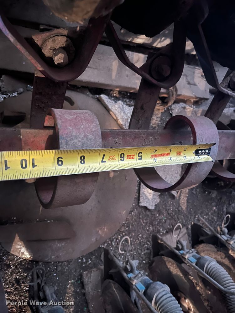 image for item DQ3907 International 10  grain drill