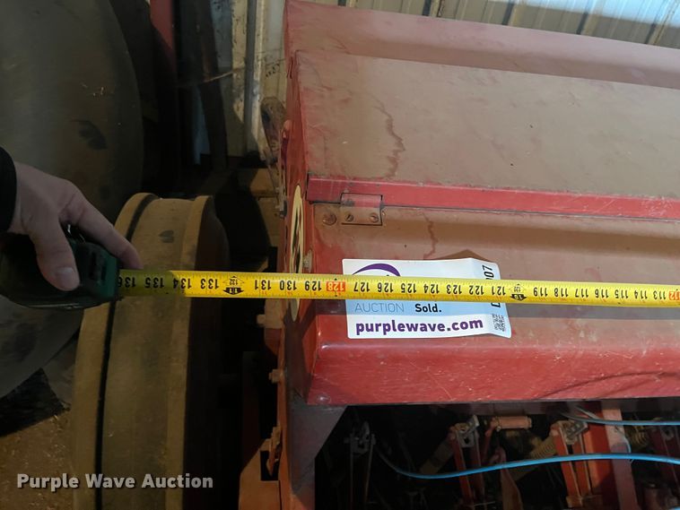 image for item DQ3907 International 10  grain drill