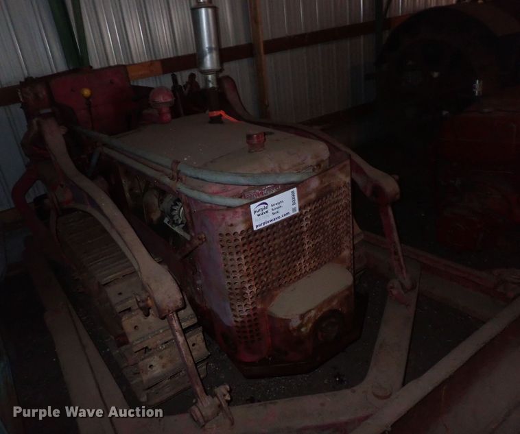 image for item DQ3908 1950 International T6  dozer