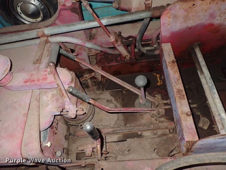 image for item DQ3908 1950 International T6  dozer