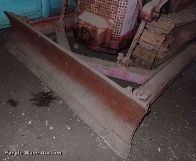 image for item DQ3908 1950 International T6  dozer