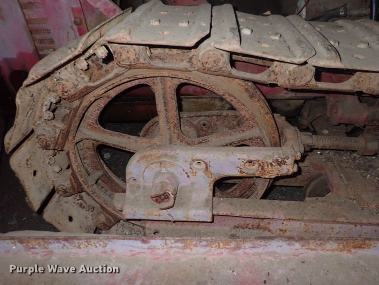 image for item DQ3908 1950 International T6  dozer