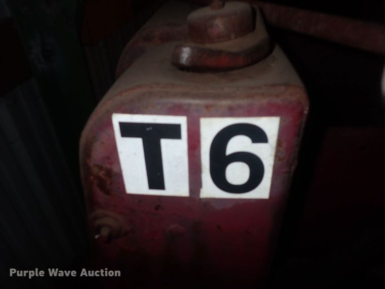 image for item DQ3908 1950 International T6  dozer