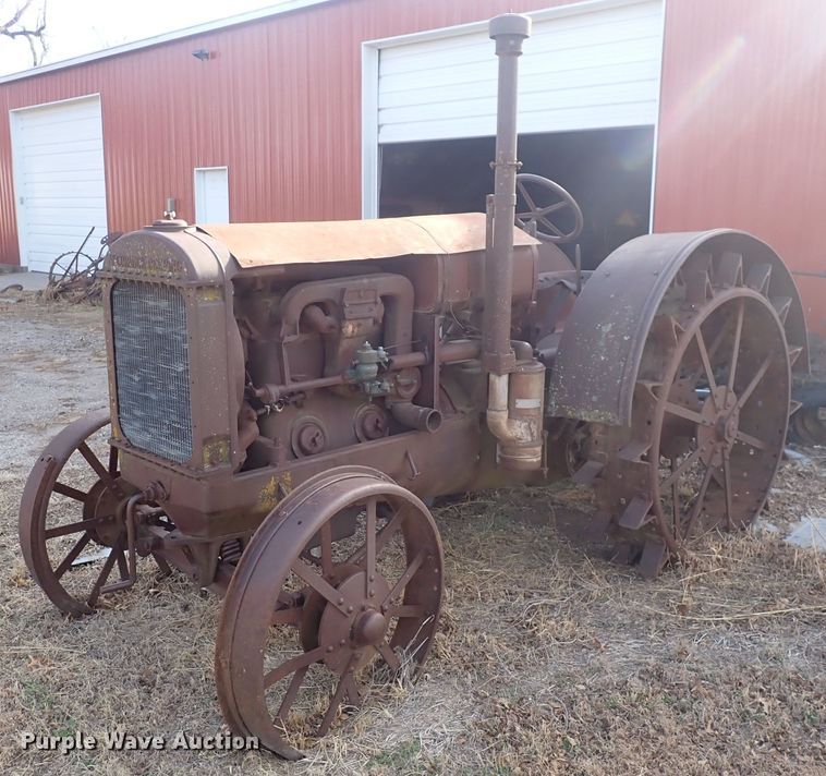image for item DQ3909 McCormick-Deering  tractor