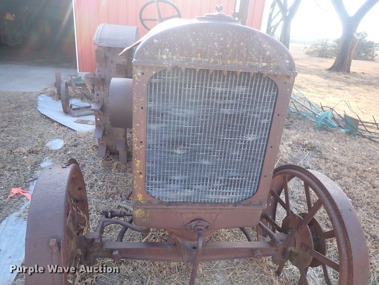 image for item DQ3909 McCormick-Deering  tractor