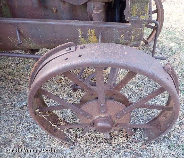 image for item DQ3909 McCormick-Deering  tractor