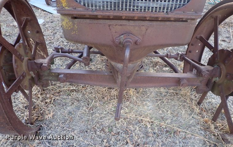 image for item DQ3909 McCormick-Deering  tractor