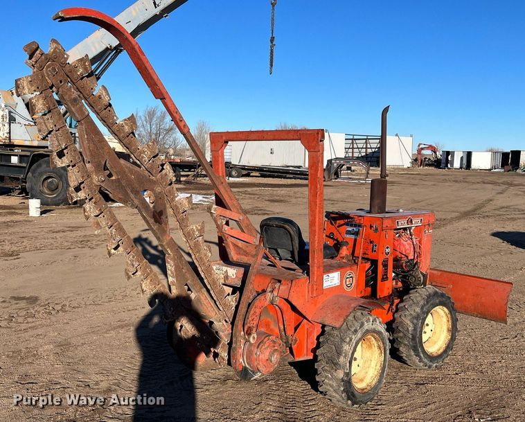 image for item DQ3996 Ditch Witch V30 trencher