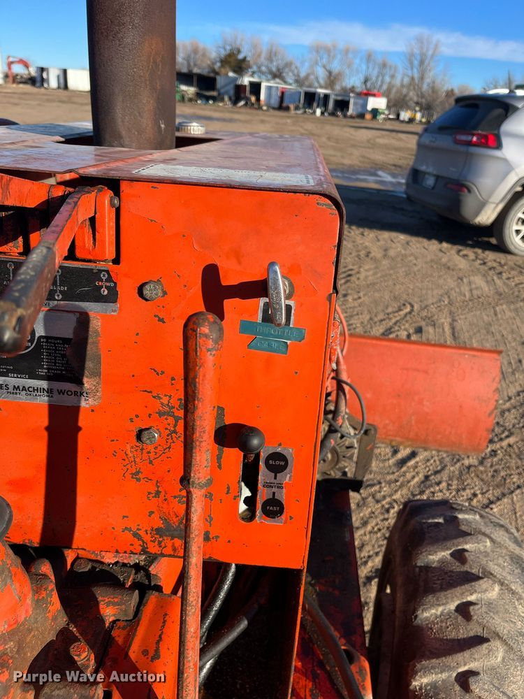 image for item DQ3996 Ditch Witch V30 trencher