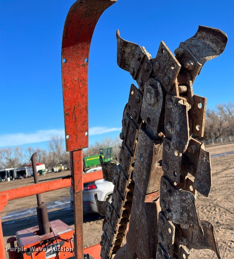 image for item DQ3996 Ditch Witch V30 trencher