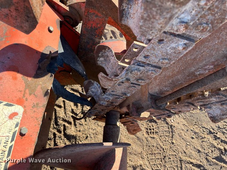 image for item DQ3996 Ditch Witch V30 trencher